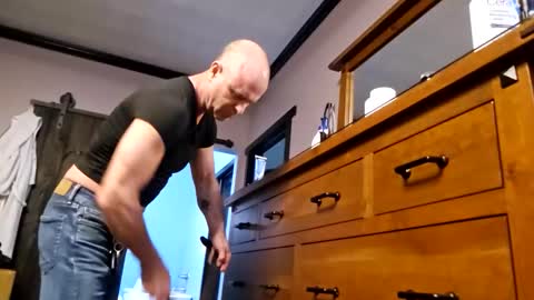 Snapshot of justaskforbiga chatting on January 12, 6:18 am Tohiptwoquit online show from January 12, 6:18 am