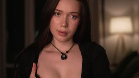 Snapshot of justbarbie_new_ chatting on June 1, 7:48 pm Katarina online show from June 1, 7:48 pm