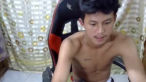 Snapshot of justcallme_james chatting on March 9, 12:20 pm James online show from March 9, 12:20 pm