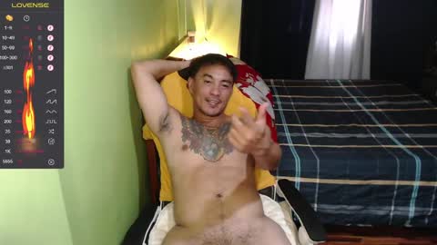 Snapshot of justcallmekarl chatting on May 7, 5:35 am Karl online show from May 7, 5:35 am