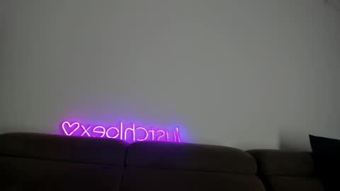 Snapshot of justchloex chatting on November 9, 7:06 am Chloe online show from November 9, 7:06 am