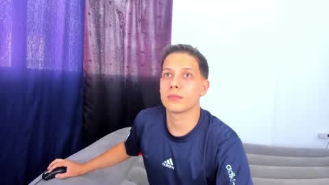 Snapshot of justin_biker chatting on December 7, 8:38 pm justin_biker online show from December 7, 8:38 pm