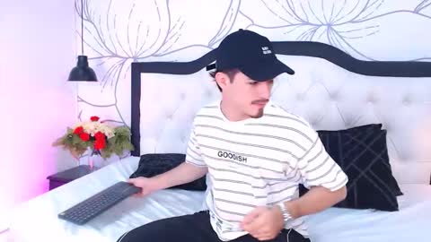 Justin online show from February 23, 8:17 pm