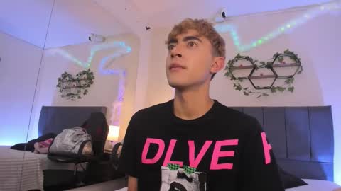 Justin online show from December 1, 11:26 am