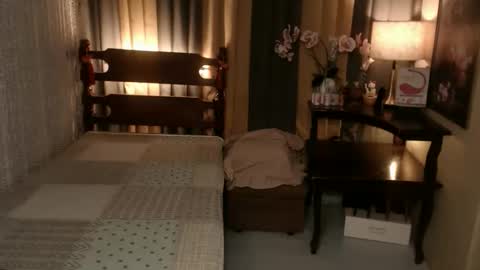 justine_hunk online show from November 17, 7:36 am