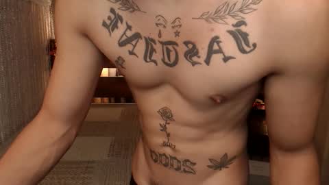 Snapshot of justine_hunk chatting on June 5, 5:58 am justine_hunk online show from June 5, 5:58 am