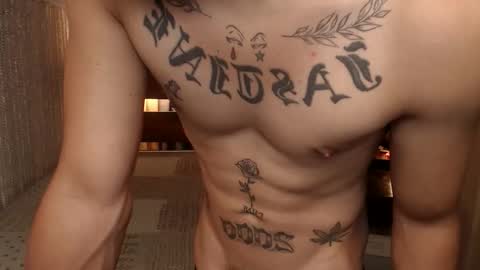 Snapshot of justine_hunk chatting on June 5, 6:52 am justine_hunk online show from June 5, 6:52 am