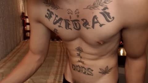 Snapshot of justine_hunk chatting on June 10, 5:50 am justine_hunk online show from June 10, 5:50 am