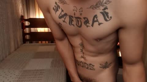 Snapshot of justine_hunk chatting on June 11, 4:54 am justine_hunk online show from June 11, 4:54 am