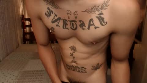 Snapshot of justine_hunk chatting on June 13, 7:28 am justine_hunk online show from June 13, 7:28 am