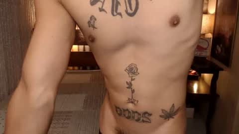 Snapshot of justine_hunk chatting on June 17, 6:38 am justine_hunk online show from June 17, 6:38 am