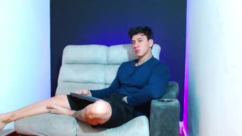 justinfuller_31 online show from February 3, 9:31 pm