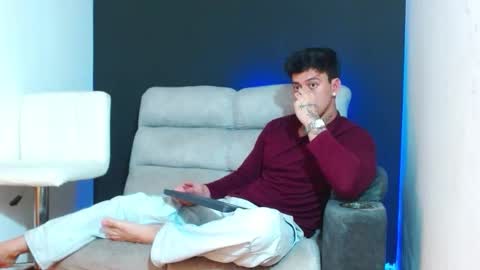 justinfuller_31 online show from March 3, 6:58 pm