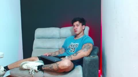 Snapshot of justinfuller_31 chatting on June 26, 8:02 pm justinfuller_31 online show from June 26, 8:02 pm