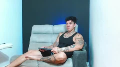 Snapshot of justinfuller_31 chatting on July 1, 5:45 pm justinfuller_31 online show from July 1, 5:45 pm