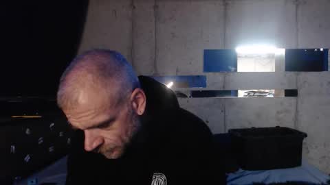 justinmoore1987 online show from December 22, 9:28 am