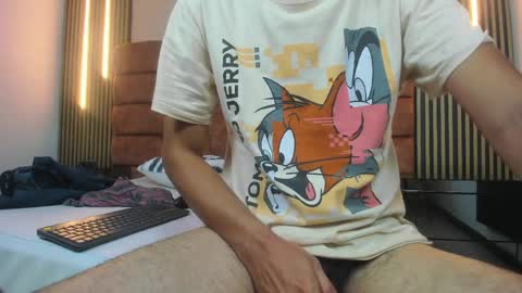 Snapshot of justinschneider chatting on April 8, 9:48 pm justinschneider online show from April 8, 9:48 pm