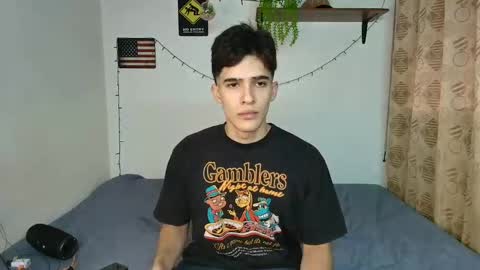Snapshot of justinsinner1 chatting on February 9, 9:06 pm justinsinner1 online show from February 9, 9:06 pm