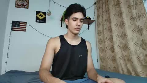 Snapshot of justinsinner1 chatting on February 23, 10:09 pm justinsinner1 online show from February 23, 10:09 pm