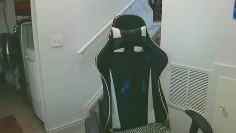 Snapshot of justintym69 chatting on October 8, 8:17 pm justintym69 online show from October 8, 8:17 pm