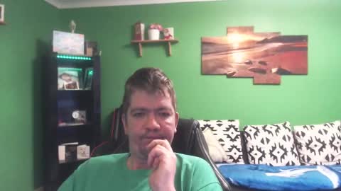 Justme online show from December 7, 6:26 pm