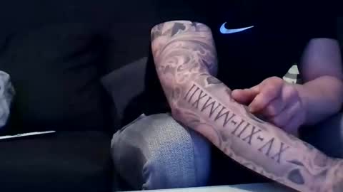 justmehere077 online show from March 1, 1:53 am