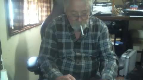 Snapshot of justmeohio chatting on May 2, 2:44 pm justmeohio online show from May 2, 2:44 pm