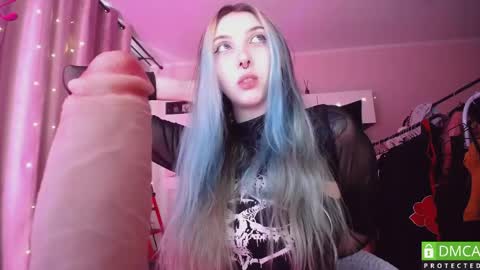 Snapshot of justmeowgirl chatting on May 13, 6:22 am justmeowgirl online show from May 13, 6:22 am