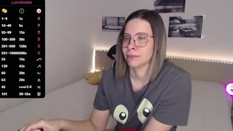 Julie online show from March 24, 5:01 am