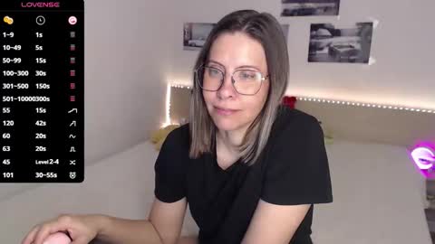 Julie online show from April 23, 4:14 am