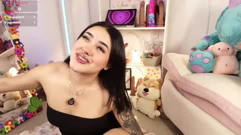 Snapshot of justonecute chatting on April 30, 1:56 am Emy online show from April 30, 1:56 am