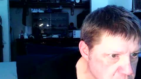 Snapshot of justsetfree chatting on December 23, 8:23 am justsetfree online show from December 23, 8:23 am