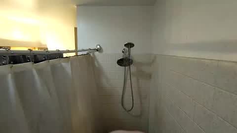 Snapshot of justsetfree chatting on February 20, 9:43 am justsetfree online show from February 20, 9:43 am