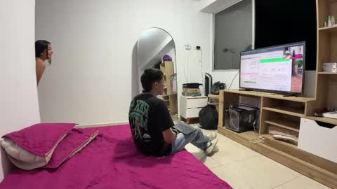 Snapshot of juva_ chatting on October 10, 11:15 pm Juan and friends online show from October 10, 11:15 pm