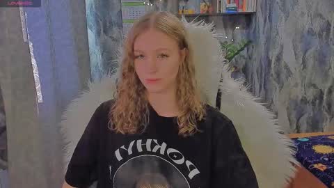 Snapshot of juxxxsybunx chatting on September 30, 11:15 am Juxsy online show from September 30, 11:15 am