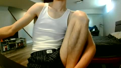 Snapshot of jwstanz chatting on June 24, 1:32 pm jwstanz online show from June 24, 1:32 pm