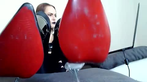 Snapshot of k_queen36 chatting on January 12, 12:32 pm k_queen36 online show from January 12, 12:32 pm