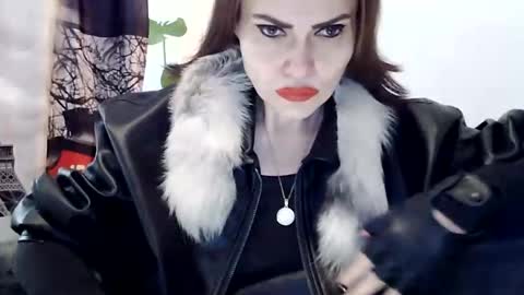 Snapshot of k_queen36 chatting on February 6, 12:19 pm k_queen36 online show from February 6, 12:19 pm