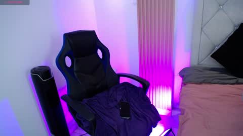 Kat online show from April 23, 4:03 am