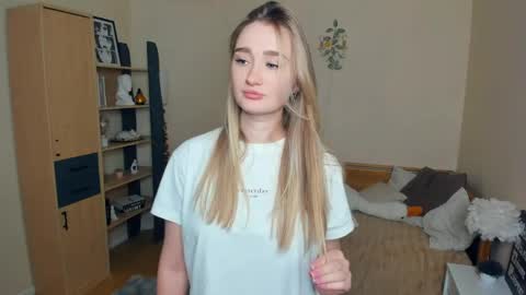 Alice online show from April 18, 9:13 am