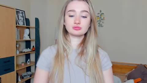 Snapshot of kaceyeichel chatting on May 2, 7:24 am Alice online show from May 2, 7:24 am