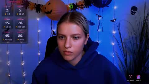 kaela_spell_ online show from October 30, 8:20 pm