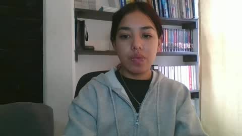 KAHELIINDEPENDENT MODEL online show from February 15, 6:55 pm