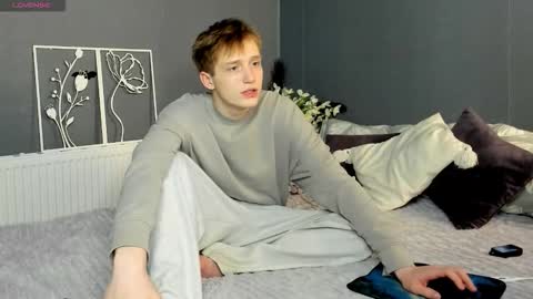 Kai online show from March 22, 3:32 am