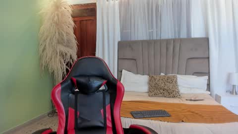 Snapshot of kai_storn chatting on February 6, 11:24 am kai_storn online show from February 6, 11:24 am