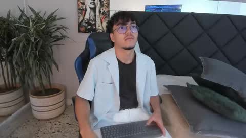 Snapshot of kai_storn chatting on February 27, 11:32 am kai_storn online show from February 27, 11:32 am