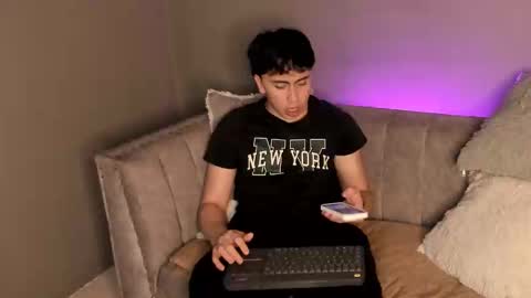 Snapshot of kaily_foxter chatting on December 27, 10:37 pm kaily_foxter online show from December 27, 10:37 pm