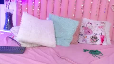 Snapshot of kailye_jones chatting on January 16, 1:06 am kailye Jones online show from January 16, 1:06 am