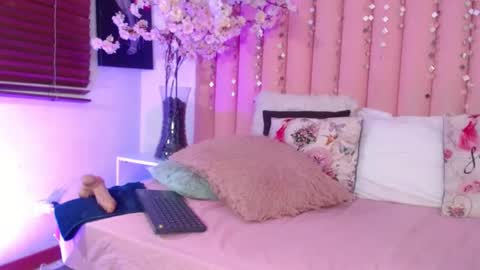 Snapshot of kailye_jones chatting on January 25, 1:10 am kailye Jones online show from January 25, 1:10 am