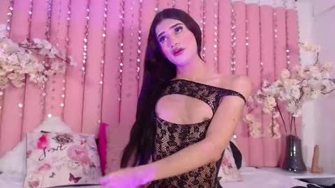 Snapshot of kailye_jones chatting on February 10, 1:35 am kailye Jones online show from February 10, 1:35 am